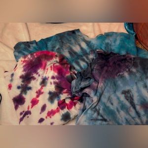 3 tie dye tees